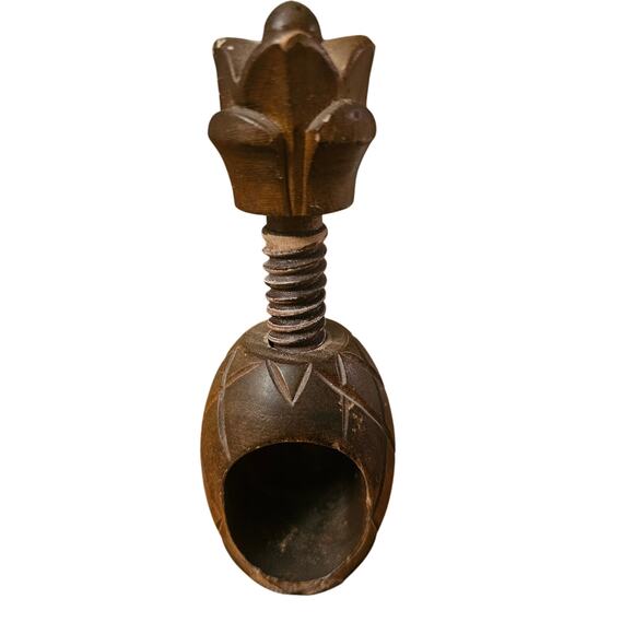 Vintage Gallery Originals Wooden Pineapple Nutcracker Carved 1984 Decor  (gg240) - Picture 3 of 5